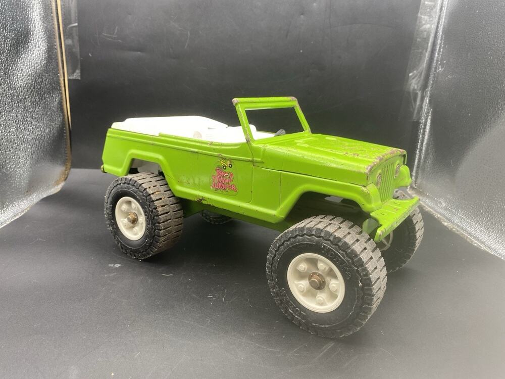 Vintage 1970s Tonka Stump Jumper Jeep /Green Pressed Steel USA Jeepster